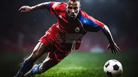 【火爆全场！55678人次见证，辽超总决赛梭鱼湾开战，大连队4-0完胜本溪，荣耀加冕！】